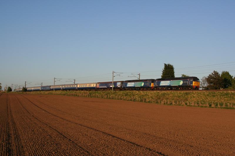 Photo of 47832 47501 Cruise Saver to Edinburgh at Spittal