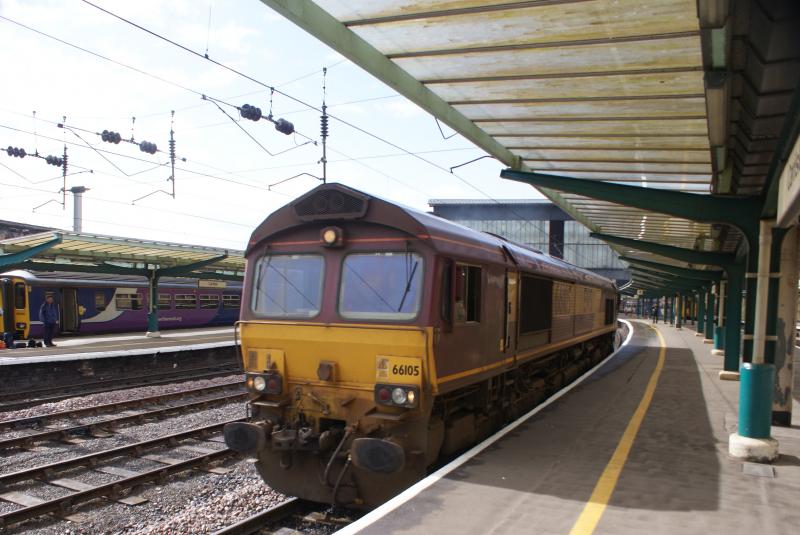 Photo of 66105 Running Light - Carlisle