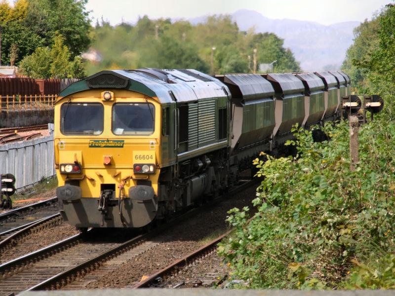 Photo of 66604 with4R07 for Renstrie