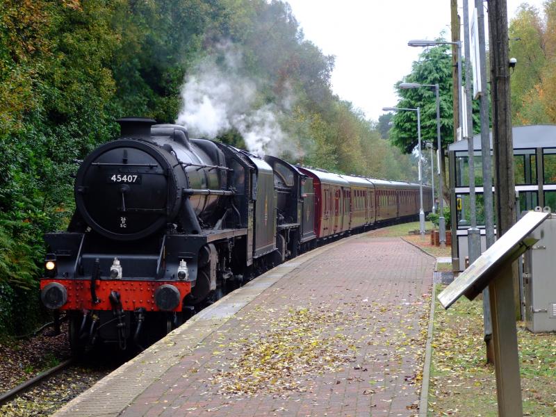 Photo of 13 oct 2007 45407 and 62005 arrive at helensburgh upper with 5Z10 fortwilliam to carnforth.JPG