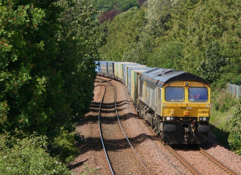 Photo of 66304 4A13 290511 Magdalen Green