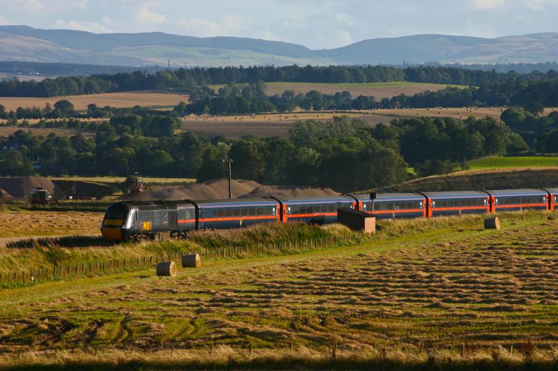 Photo of HST approaching Stanley