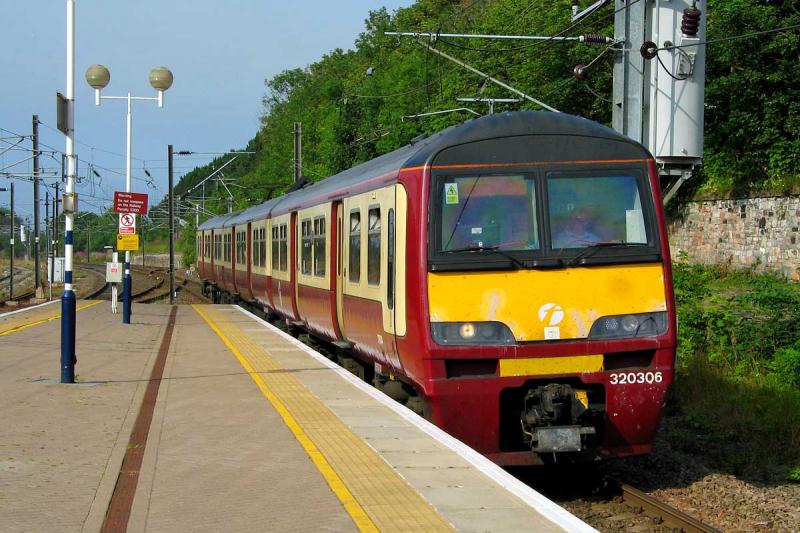 Photo of 320306 passes Berwick 3rd August 2011