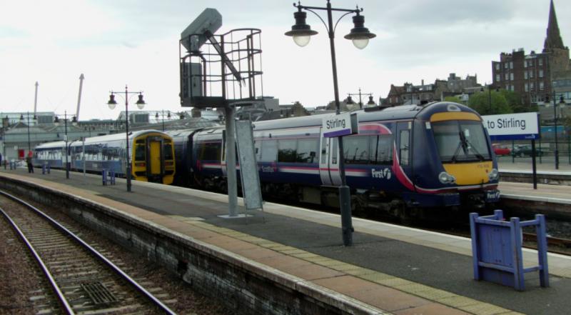 Photo of 170458 and a 158 at Stirling