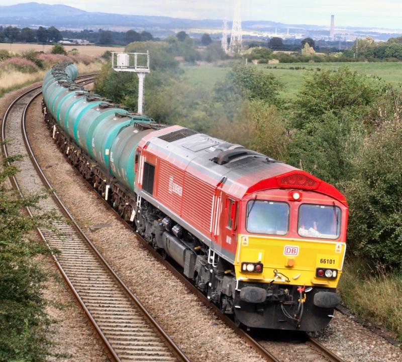 Photo of 66101 with 6D17 Grangemouth - Mossend at Bonnymuir.