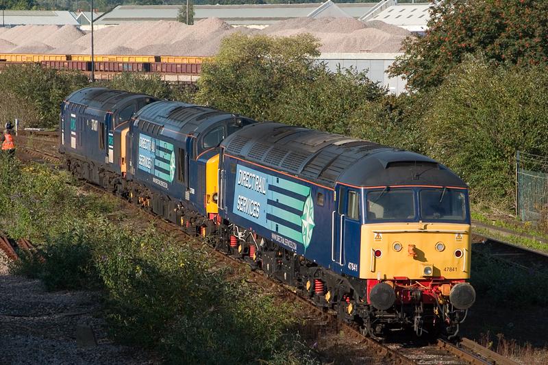 Photo of 47841 + 37608 + 37607 Eastleigh Yard